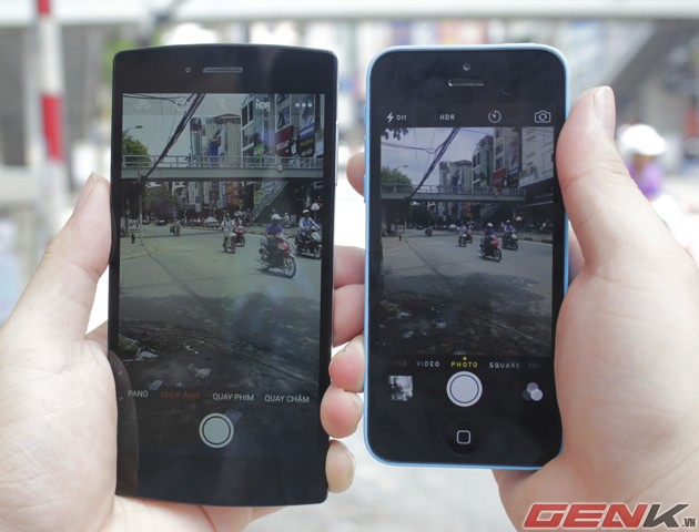 Có thể dễ dàng nhận thấy, giao diện camera của Bphone mang giao diện học hỏi rất nhiều từ iOS, từ những biểu tượng phím chụp, cách sắp xếp tính năng quay chậm, chụp góc rộng Panorama hay quay phim,... dù đã đảo vị trí lại nhưng vẫn dễ dàng nhận ra. Việc học hỏi giao diện một trong những dòng smartphone chụp ảnh tốt nhất hiện nay (iPhone) là tốt, nhưng sẽ khiến cho Bphone bị đánh giá là kém sáng tạo.