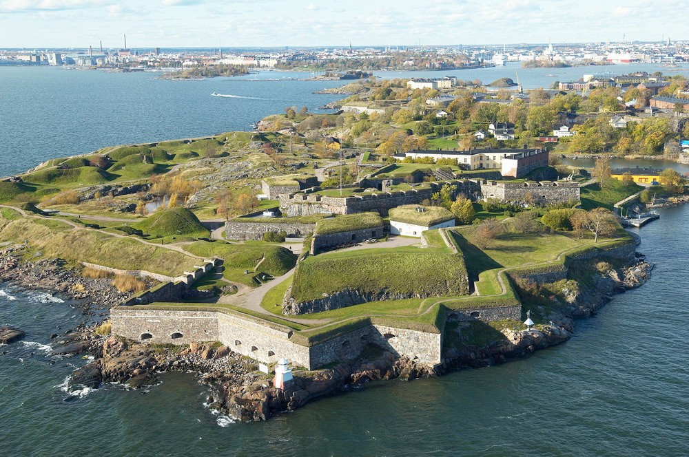 Được xây trên 6 hòn đảo ngoài khơi thủ đô Helsinki của Phần Lan,  pháo đài Suomenlinna là một quần thể pháo đài cổ độc đáo bậc nhất của thế giới.