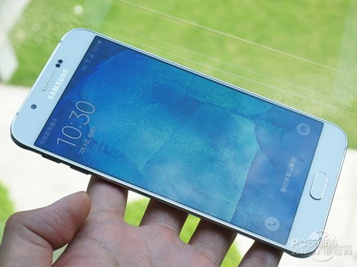  Smartphone Samsung Galaxy A8 là cái tên được nhắc đến khá nhiều trong vài tuần trở lại đây như là mẫu điện thoại siêu mỏng được ra đời nhằm thay thế người tiền nhiệm Galaxy A7 đang có mặt trên thị trường.