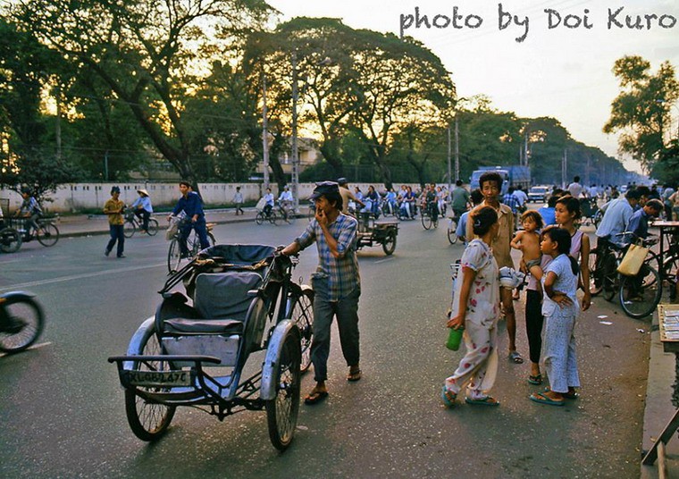 Chiều muộn trên đường Hai Bà Trưng,  Sài Gòn năm 1990.