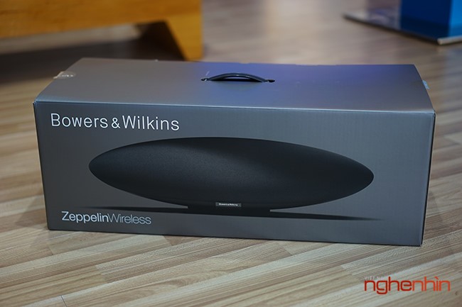 Zeppelin Wireless, mẫu loa di động thế hệ mới đến từ Bowers &amp; Wilkins, hãng sản xuất loa đình đàm một thời dành cho các thiết bị nghe nhạc iPod của Apple.