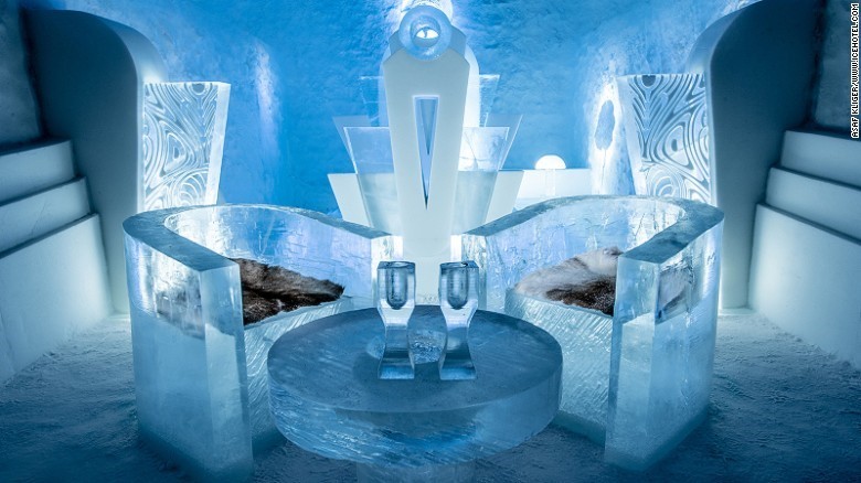 ICEHOTEL 365 thuộc hệ thống của ICEHOTEL khách sạn đầu tiên trên thế giới làm từ băng tuyết và được xây dựng vào năm 1989.