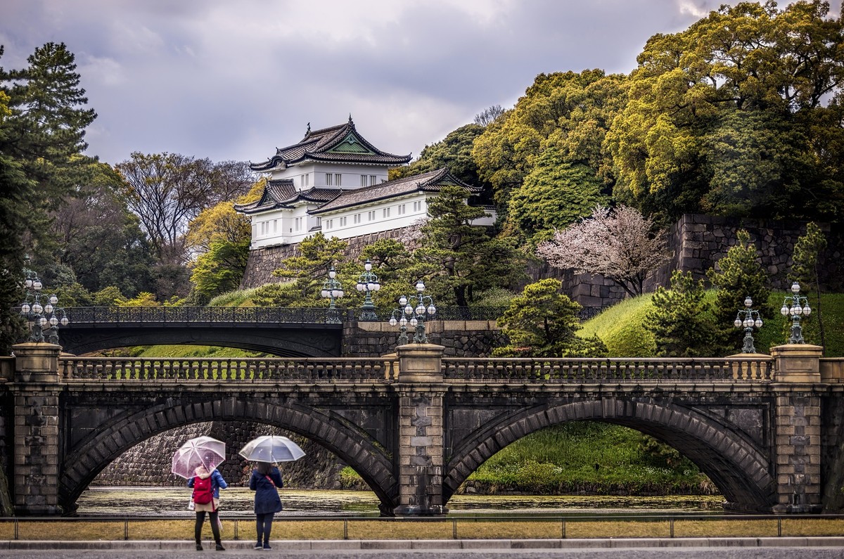 Nằm trong khu Chiyoda của thủ đô Tokyo,  Hoàng cung Tokyo là nơi cư trú chính của Nhật hoàng cùng gia quyến trong suốt hai thế kỷ qua. Ảnh: Diandandunia.net.