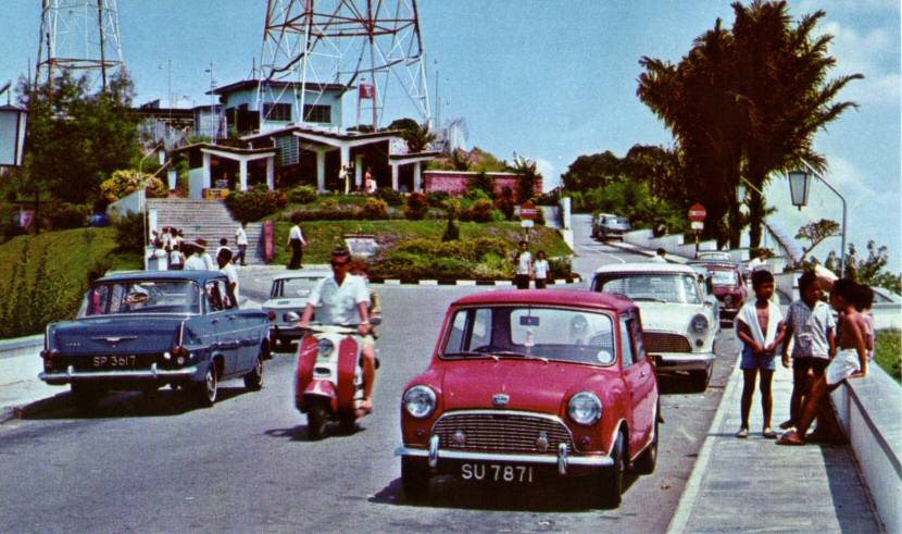 Trên đồi Mount Faber, Singapore thập niên 1960. Ảnh: Luli.