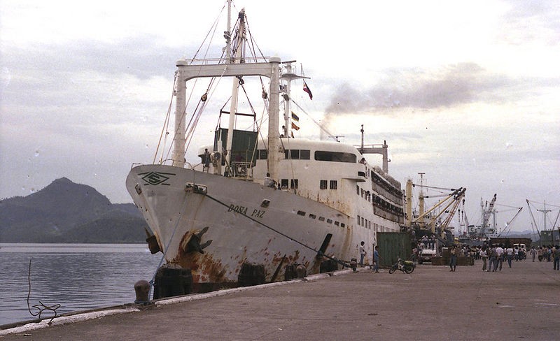 Phà Doña Paz được đóng năm 1963 ở Hiroshima, Nhật Bản, có tên gốc là Himeyuri Maru. Thảm kịch xảy ra khi Doña Paz đang trên đường từ Catbalogan trên đảo Samar tới Manila qua eo biển Tablas.