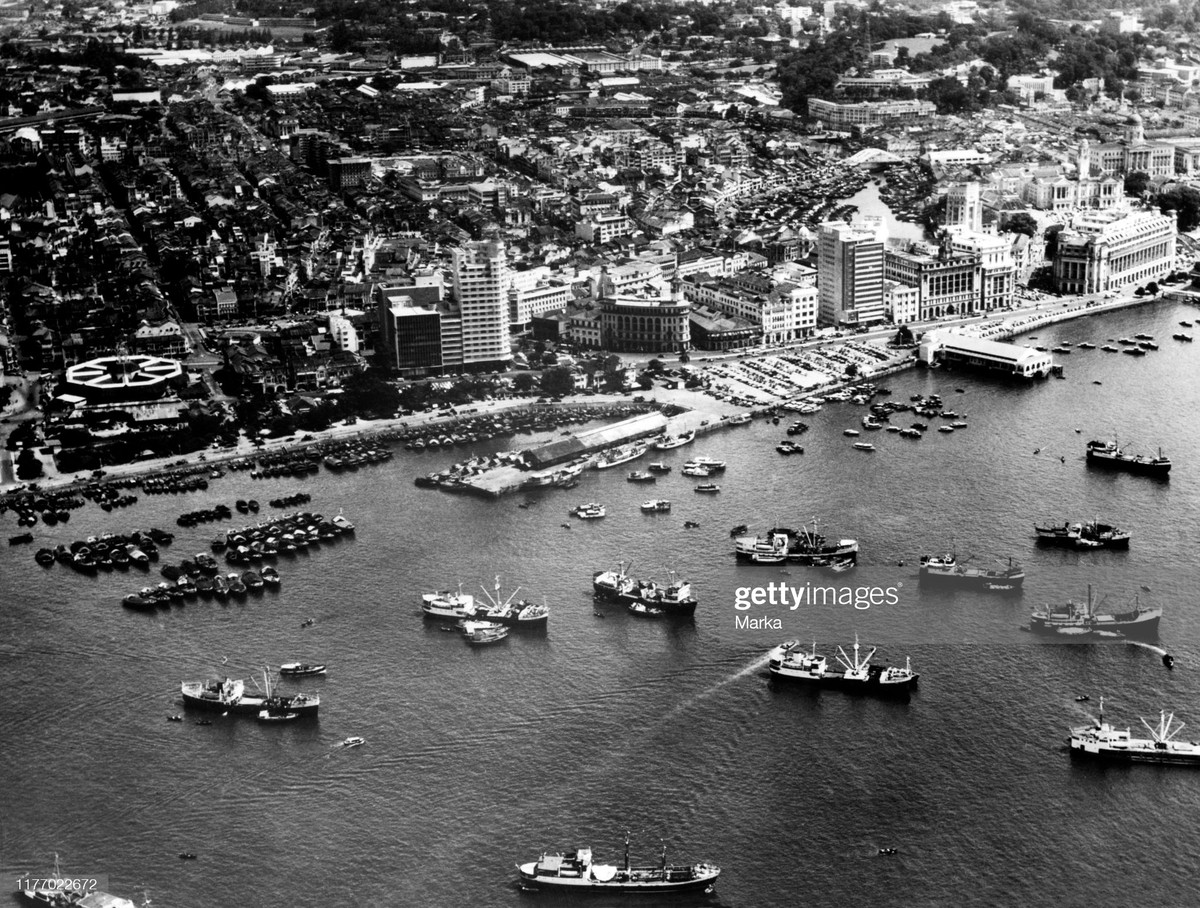 Khu vực bến tàu Clifford ở vịnh Marina,  Singapore năm 1964 nhìn từ máy bay. Ảnh: Getty Images.