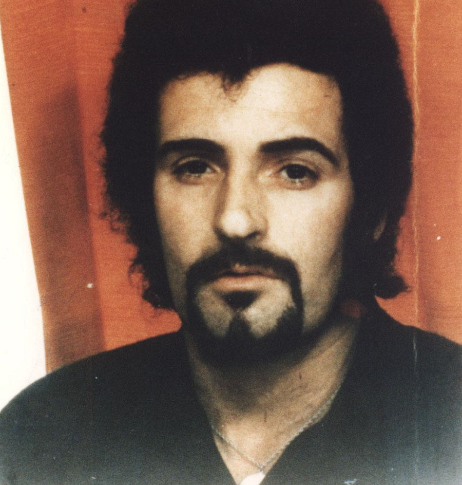 “ Đồ tể Yorkshire” (Yorkshire Ripper) là biệt danh mà truyền thông Anh dành cho Peter Sutcliffe, kẻ giết người hàng loạt đã gieo rắc kinh hoàng ở nước Anh trong thập niên 1970.