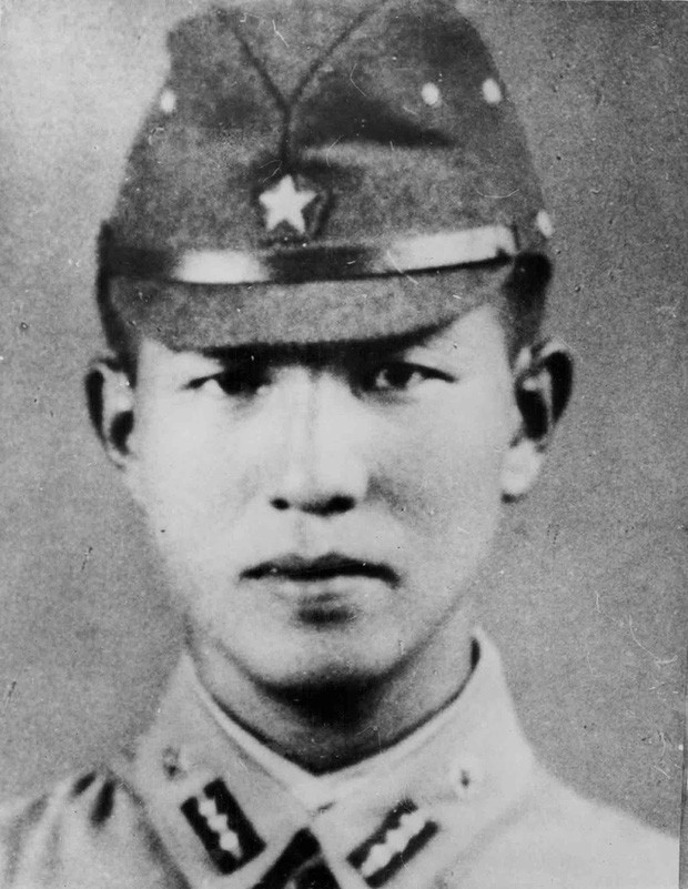 Được tìm thấy năm 1974 trong rừng rậm Philippines, cựu binh Hiroo Onoda (1922-2014) được cả thế giới biết đến với tư cách  người lính Nhật Bản cuối cùng đầu hàng trong Thế chiến II. Quân nhân này đã làm gì để tồn tại trong 29 năm lẩn trốn trong rừng?