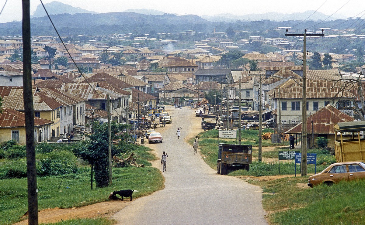 Một góc Ondo, thành phố lớn thứ hai bang Ondo,  Nigeria năm 1982. Ảnh: Alan Denney Flickr.