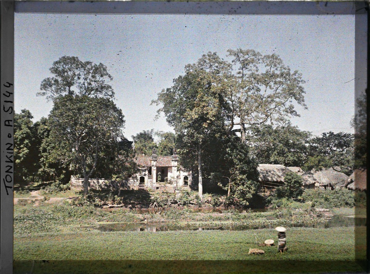 Ngôi chùa ở Cầu Giấy,  ngoại thành Hà Nội năm 1914 -1915. Ảnh: Léon Busy/Collections.albert-kahn.hauts-de-seine.fr.