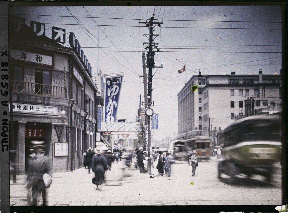 Khu vực trung tâm của quận Ginza,  Tokyo năm 1926. Ảnh: Roger Dumas/ Collections.albert-kahn.hauts-de-seine.fr.