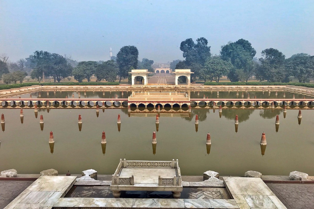 Nằm ở thành phố Lahore, Pakistan,  vườn Shalimar (còn gọi là vườn Shalamar) là một trong những khu vườn thượng uyển cổ xưa nổi tiếng nhất thế giới. Ảnh: The Travel Blog.