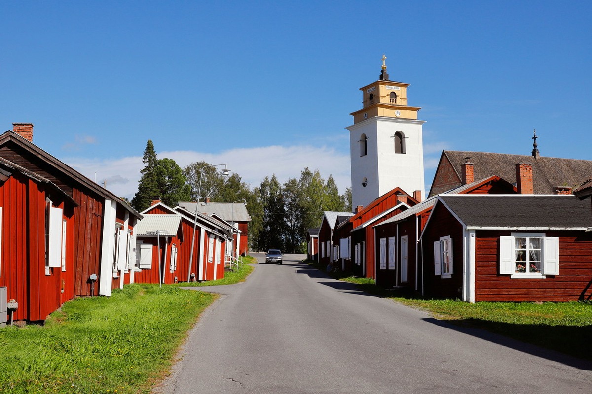 Nằm gần thành phố Luleå ở bờ biển phía Bắc Thụy Điển,  thị trấn nhà thờ Gammelstad (Gammelstads kyrkstad theo tiếng Thụy Điển) là một đô thị cổ có kiến trúc độc đáo đặc trưng của vùng Bắc Âu. Ảnh: Lonely Planet.