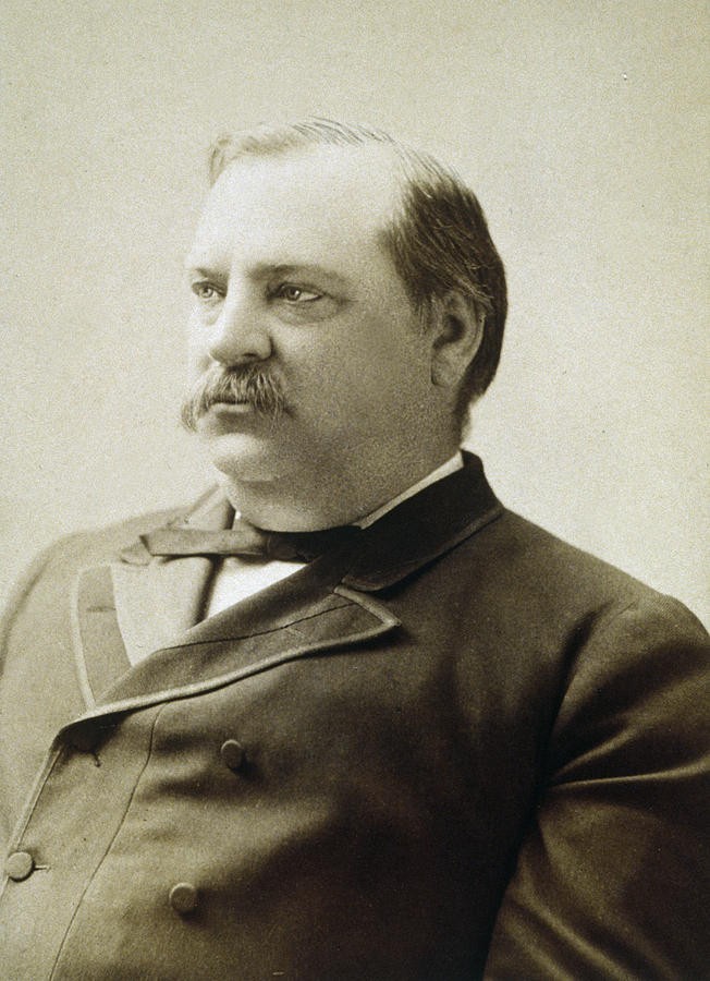  Cuộc bầu cử Tổng thống Mỹ năm 1884. Đây là lần đầu tiên Grover Cleveland tham gia tranh cử Tổng thống Mỹ và thắng cử. Ông thuộc Đảng Dân chủ, và đối thủ của ông là James G. Blaine từ Đảng Cộng hòa. Ảnh: Pinterest.