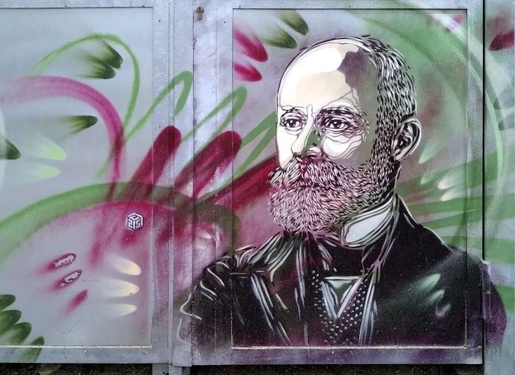  Do Henri Becquerel tình cờ phát hiện. Năm 1896, nhà khoa học Henri Becquerel phát hiện ra  phóng xạ khi ông để muối urani gần một tấm phim ảnh và nhận thấy phim bị ảnh hưởng mà không cần tiếp xúc với ánh sáng. Ảnh: Pinterest.