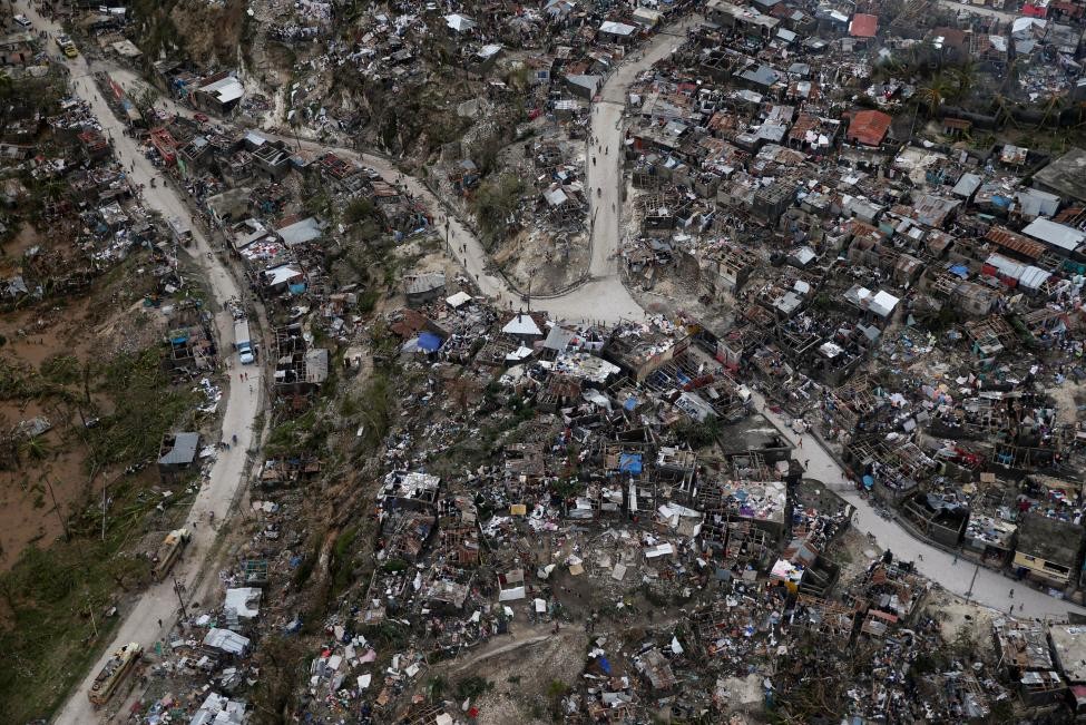 Một vùng tan hoang sau khi  siêu bão Matthew quét qua Jeremie, Haiti.