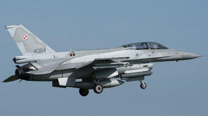 Chính phủ Ba Lan thông báo, các tiêm kích F-16 đã được triển khai sau cáo buộc tên lửa Nga xâm nhập không phận nước này "trong giây lát" khi đang tấn công các mục tiêu trên lãnh thổ Ukraine.