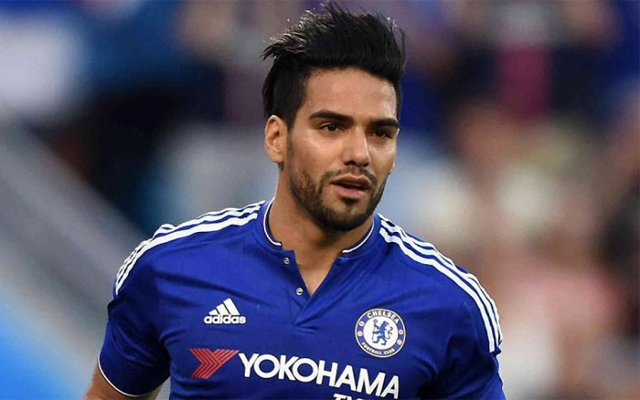 Kể từ khi chuyển sang Premier League, Falcao đã gây thất vọng. Tưởng rằng, Mourinho sẽ hồi sinh được Falcao nhưng phong độ quá nghèo nàn đã khiến cầu thủ này trở thành bản hợp đồng thất vọng của bóng đá châu Âu.