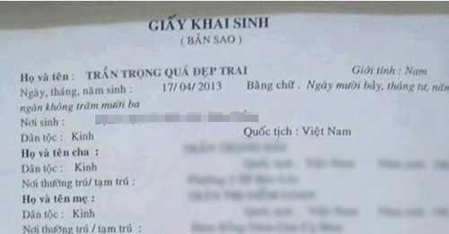 Thời gian qua, chẳng hiểu do cố tình hay vô ý mà rất nhiều những bậc sinh thành đã đặt cho con mình những cái  tên khai sinh khiến nhiều người đọc mà phải ôm bụng cười như Lò Thị Vi Sóng, Đào Thị Long Lanh Kim Ánh Dương, hay Trận Trọng Quá Đẹp Trai.