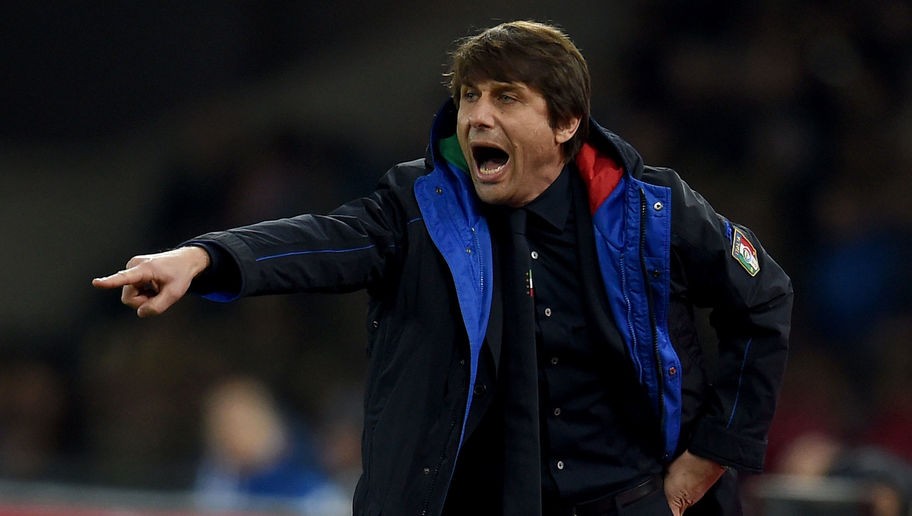 Vị huấn luyện viên Antonio Conte được nhắc đến đầu tiên trong danh sách HLV được "đối xử" tốt nhất thế giới. Sau khi rời Juventus vào mùa hè năm 2014, Antonio Conte đặt bút ký vào bản hợp đồng thời hạn 2 năm với mức lương 3.95 triệu bảng/năm.Ông giúp đoàn quân áo thiên thanh hoàn thành chỉ tiêu góp mặt ở vòng chung kết EURO 2016 và đã xác nhận sẽ không gia hạn thêm, đồng nghĩa với việc ông có thể đến dẫn dắt Chelsea tại Premier League