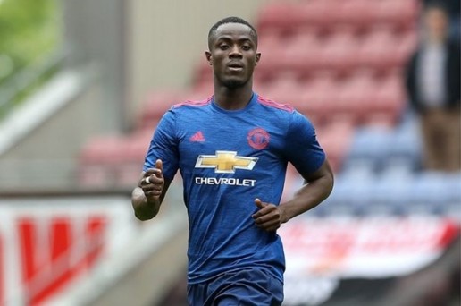 Eric Bailly đã thể hiện mình là một bản hợp đồng đáng giá của HLV Jose Mourinho. Không chỉ hòa nhập cực nhanh với môi trường mới, Eric Bailly còn mang đến sự vững vàng ở hàng thủ, qua đó giúp thủ thành De Gea nhàn hạ hơn bao giờ hết tại giải  Ngoại hạng Anh.