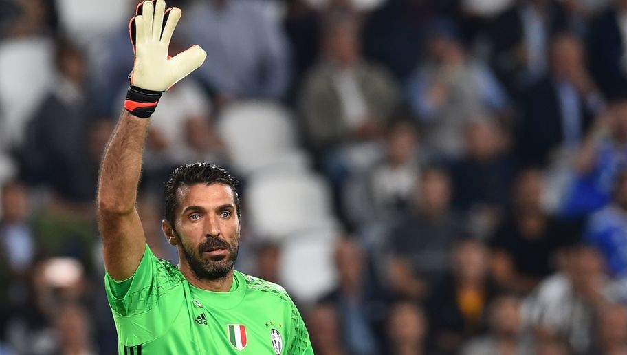 Tài năng, trung thành và luôn là người truyền lửa cho các đồng đội, Buffon chính là thủ thành được những thế hệ thủ môn sau này như David De Gea, Gianluigi Donnarumma hay Bravo ngưỡng mộ.