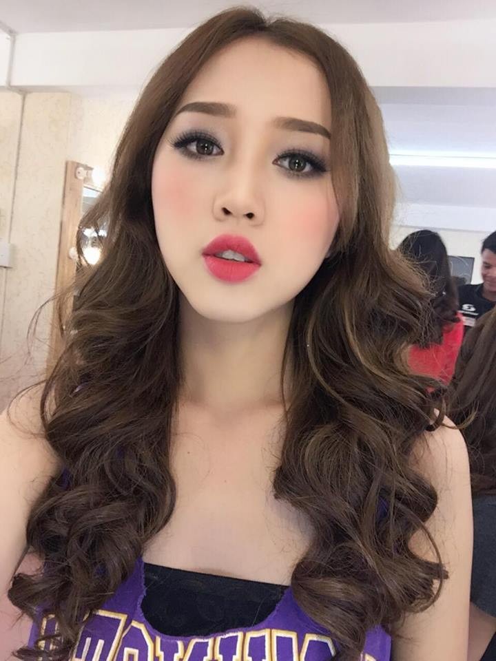 Nguyễn Thị Thùy Linh hay Linh Miêu là cô nàng  hot girl phố Núi được nhiều bạn trẻ nhớ tới nhờ vẻ đẹp hình thể gần giống với nữ diễn viên Lee Sung Kyung trong bộ phim đình đám "Tiên nữ cử tạ". Mới đây cô nàng này lại tiếp tục gây chú ý khi chính thức ghi danh tham dự cuộc thi người mẫu nổi tiếng Vietnam's Next Top Model. Ảnh trong bài: FBNV.