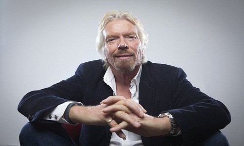 Ông trùm kinh doanh Richard Branson vốn không hứng thú với việc đến trường. Năm 16 tuổi, ông bỏ học vì nhiều lý do, trong đó có kết quả không như mong muốn. Theo Telegraph, ông Robert Drayson - hiệu trưởng cũ của Branson - từng phỏng đoán Branson sẽ thành kẻ phạm tội hoặc tỷ phú. May mắn, ông thực hiện vế sau. Hiện tại, Richard Branson sở hữu tập đoàn Virgin với hơn 200 công ty đặt tại 30 quốc gia. Ảnh: Entrepreneur.