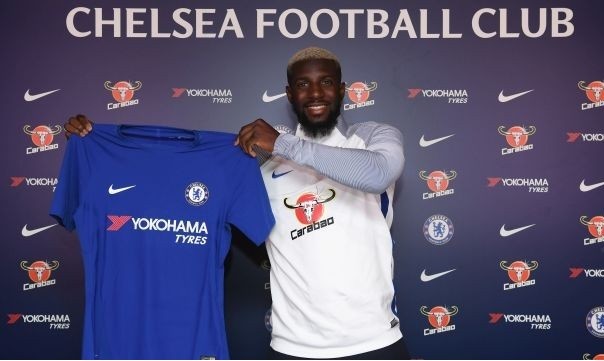 Chelsea nổ hợp đồng mới: Theo thông tin  chuyển nhượng bóng đá mới nhất được đăng tải trên trang chủ và MXH, CLB Chelsea vừa chính thức công bố bản hợp đồng mới Tiemoue Bakayoko từ AS Monaco. Theo đó, chiêu nay tiền vệ 22 tuổi đã vượt qua buổi kiểm tra y tế và ký vào bản hợp đồng có thời hạn 5 năm. Ảnh: Facebook.