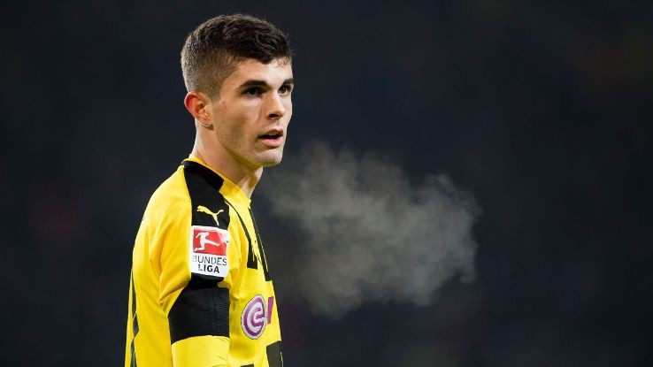 Dortmund sợ mất Pulisic: Theo thông tin  chuyển nhượng bóng đá mới nhất được phát đi từ Đức, Sao trẻ Christian Pulisic đang liên quan đến những tin đồn có thể chuyển sang thi đấu trong màu áo Bayern và những đội bóng khác. Điều này khiến CLB chủ quản là Dortmund không vui và đang lo lắng để giữ ngôi sao trẻ này. Ảnh: Goal