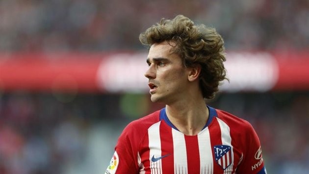  Chuyển nhượng bóng đá mới nhất từ ESPN Soccer, Griezmann đã đạt được thỏa thuận miệng với Barca. Theo đó, anh chấp nhận giảm lương để gia nhập Barca và mọi động thái sẽ được Blaugrana tiến hành sau ngày 30 tháng 6, bởi thời gian này mức phí giải phóng hợp đồng của Griezmann sẽ giảm từ 200 triệu euro xuống còn 120 triệu euro.