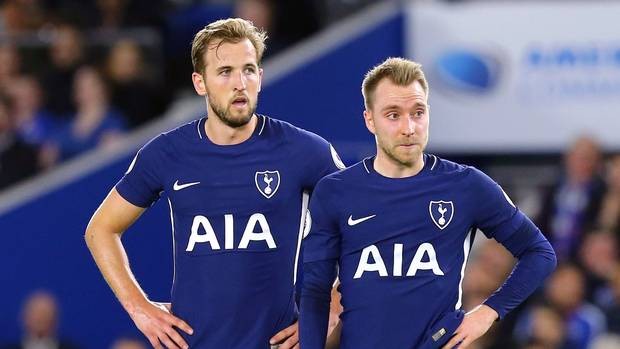  Chuyển nhượng bóng đá mới nhất từ Diario GOL, HLV Zidane muốn chiêu mộ Christian Eriksen và Harry Kane của Tottenham Hotspur ngay tháng 1. Viễn cảnh tồi tệ tại các đầu trường của đội bóng phía Bắc London là cơ sở để CLB thành Madrid tin tưởng vào sự thành công của "thương vụ kép" này.