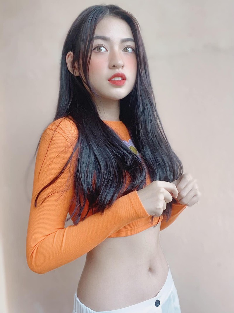  Hot girl "bắp cần bơ" Trần Thanh Tâm năm qua trở thành cái tên bị "sao thị phi" chiếu mệnh. Cô nàng liên tục bị những drama liên tục rơi xuống đầu.