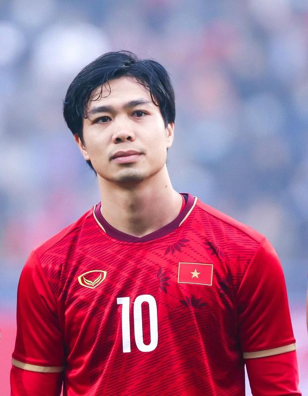 Không góp mặt ở 2 trận đấu đầu tiên tại vòng loại thứ 3 World Cup 2022 nhưng  Công Phượng vẫn trở thành tâm điểm chú ý của dân mạng.