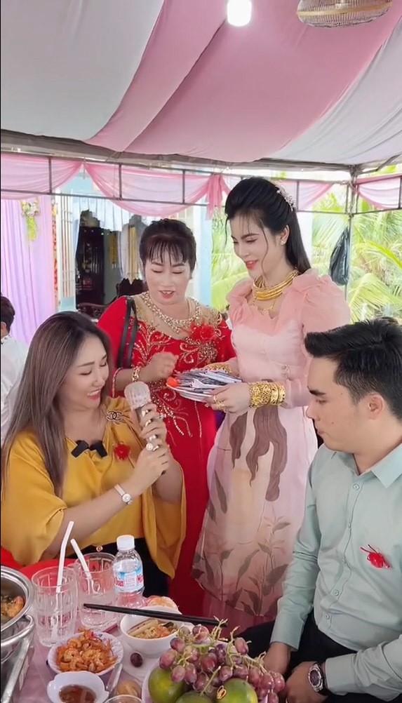 Mới đây, trên kênh  TikTok của nữ đại gia Bạc Liêu là Nguyễn Huỳnh Như đã chia sẻ video ghi lại đám cưới của người cháu.