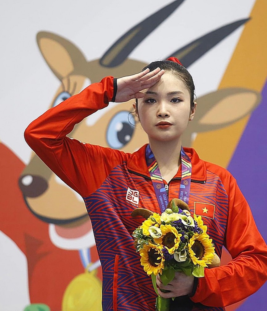 Những ngày qua thông tin về hot girl làng Wushu Việt Nam là Đặng Tiểu Bình không tham dự SEA Games 32 thu hút được sự chú ý của nhiều người.