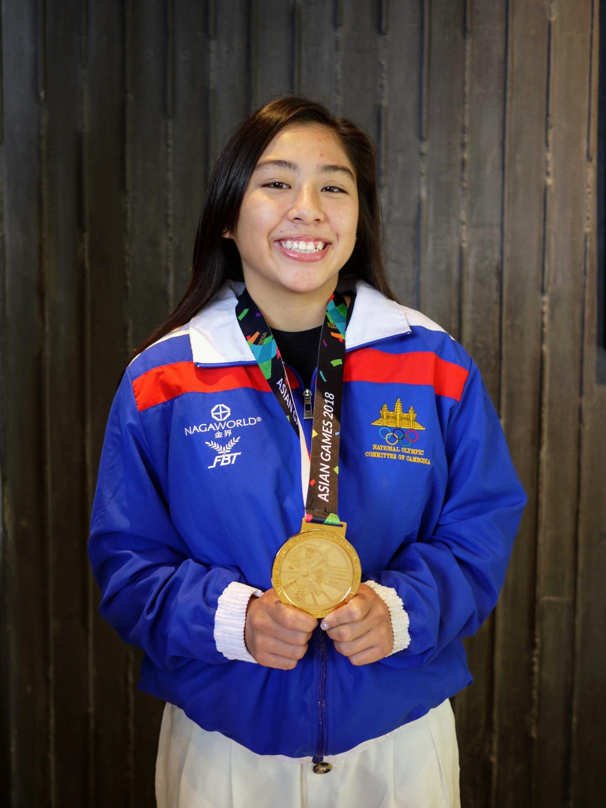 Jessamine Jada Khan (Jessa Khan) sinh năm 2001, là nữ võ sĩ Jiu-Jitsu người Mỹ gốc Khmer vừa giành HCV SEA Games 32 cho đoàn thể thao chủ nhà Campuchia.