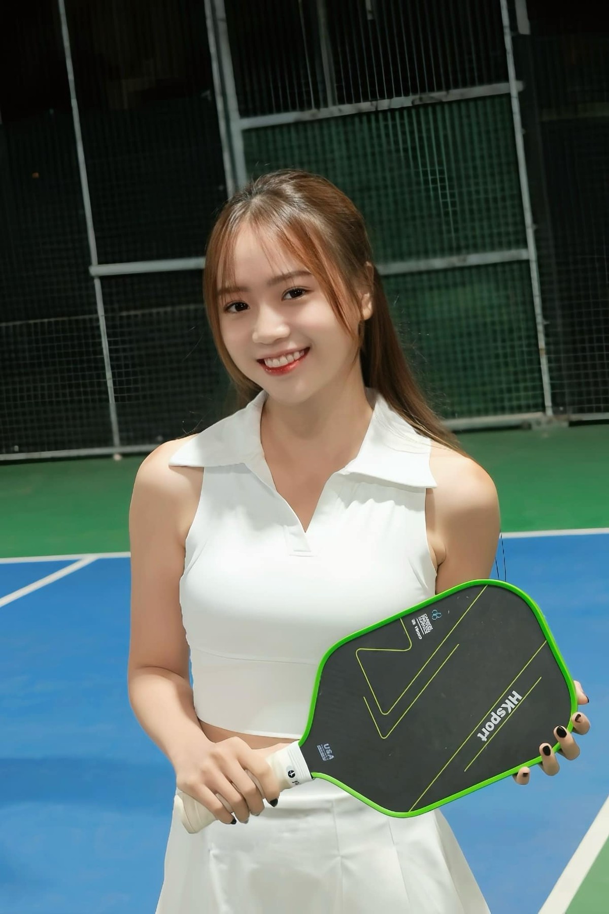 Với sức hấp dẫn của bộ môn pickleball, Mới đây, nữ streamer Hoàng Mai Linh (Mai Linh Zuto) cũng chính thức gia nhập hội chị em xinh đẹp cầm vợt.