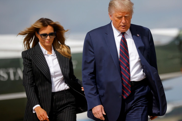 Tối 1/10, Tổng thống Trump thông báo trên Twitter rằng ông và vợ, Đệ nhất phu nhân Melania, đã có kết quả xét nghiệm dương tính với COVID-19. Ảnh: Reuters.