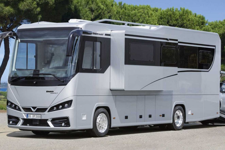 Nhà di động (motorhome) vốn là phương tiện được sử dụng cho mục đích du lịch và cắm trại, phục vụ nhu cầu di chuyển cho gia đình. Nhà di động có rất nhiều chủng loại với nhiều mức giá khác nhau tuỳ thuộc vào kích thước, hình dạng và chức năng và  Vario Perfect 1200 mới là một trong số đó.