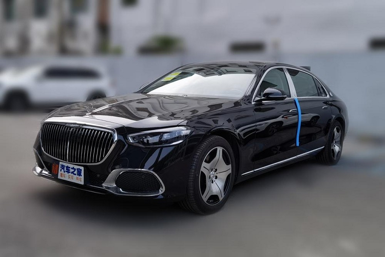 Dòng xe siêu sang  Mercedes-Maybach S-Class thế hệ mới đã lần đầu tiên trình làng tại thị trường Trung Quốc nói riêng và thế giới nói chung vào hồi tháng 11 năm ngoái. Tuy nhiên, mãi đến nay, cánh săn ảnh mới bắt gặp phiên bản rẻ nhất của dòng xe này tại thị trường Trung Quốc, đó là Mercedes-Maybach S480 2021.