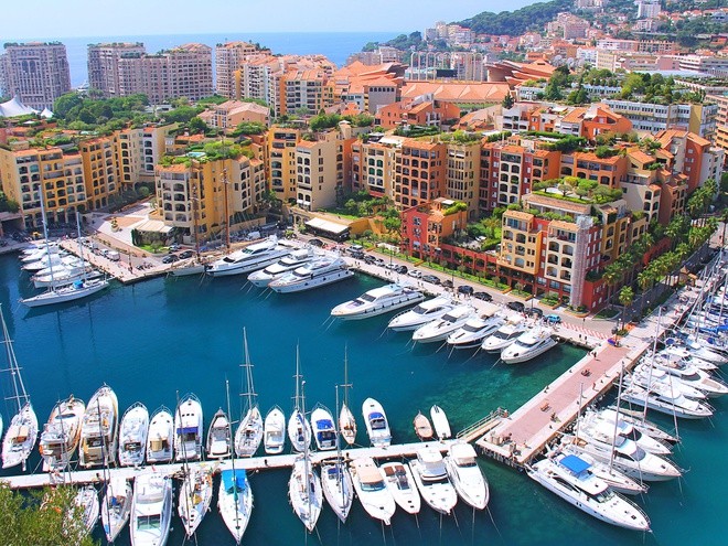  Theo Quỹ tiền tệ Quốc tế (IMF), người dân Công quốc Monaco được cho là  giàu nhất thế giới với mức thu nhập bình quân đầu người trên danh nghĩa lên tới 300.000 USD/năm.      