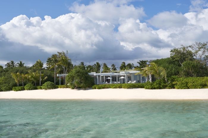 Theo CNBC, Banwa Private Island, một  khu nghỉ dưỡng mới ở Philippines, có giá 100.000 USD, khoảng hơn  2 tỷ đồng/đêm được xem là resort đảo đắt nhất thế giới.