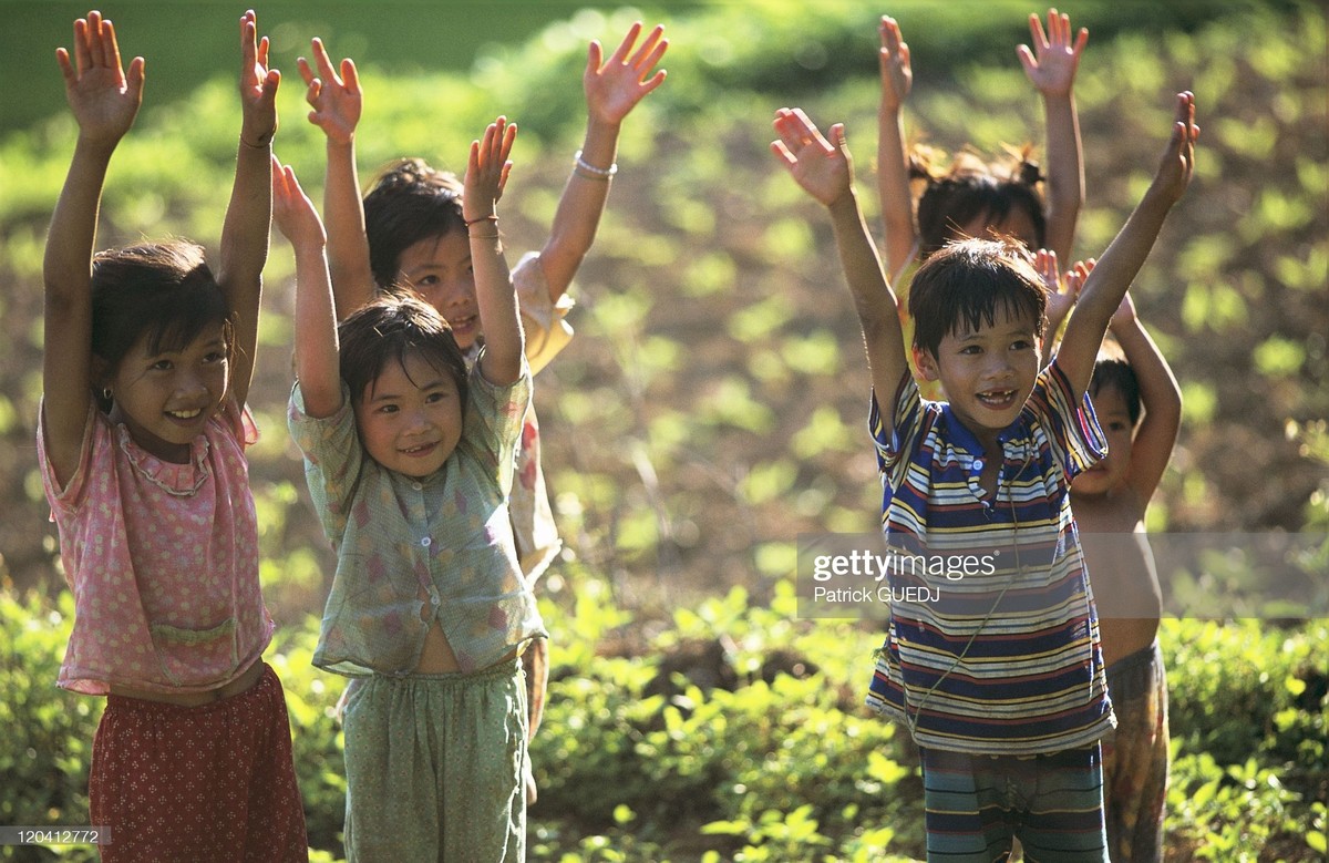 Nét hồn nhiên của  trẻ em Cao Bằng, Việt Nam năm 1999. Ảnh: Patrick Guedj/ Getty Images.