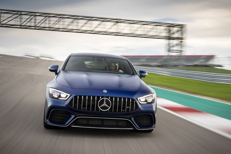 Sau hơn 6 tháng ra mắt lần đầu tại triển lãm Geneva Motor Show, mẫu siêu sedan  Mercedes-Benz AMG GT 4 cửa vừa được lên dây chuyền sản xuất từ tháng 9.