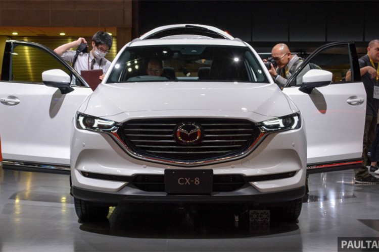 Trong lễ ra mắt mẫu CX-5 thế hệ mới tại Malaysia hồi năm ngoái, đại diện nhà phân phối Mazda tại đây đã chia sẻ việc mẫu CX-8 sẽ được bán ở các thị trường khác, thay vì chỉ riêng Nhật Bản như kế hoạch ban đầu. Nếu mọi kế hoạch thuận lợi, Malaysia sẽ là thị trường thứ hai ngoài Nhật Bản có bán mẫu  xe Mazda CX-8 mới (sau Australia).