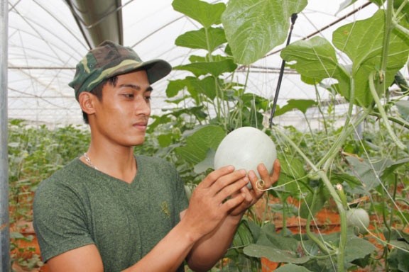 Thi đại học không đậu, chàng thanh niên trẻ tuổi Lê Văn Vượng (thôn Thủy Tú 2, xã Vĩnh Tú, Vĩnh Linh, Quảng Trị) quyết định lên đường nhập ngũ. Ảnh: Dân Việt.