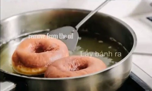 Bí kíp làm bánh Donut vàng rực thơm phức