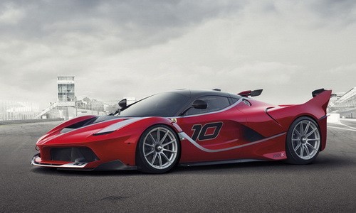 Ferrari "thả bom" người dùng với mẫu FXX K