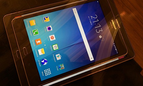 Samsung ra mắt máy tính bảng “giả kim loại” Galaxy Tab A